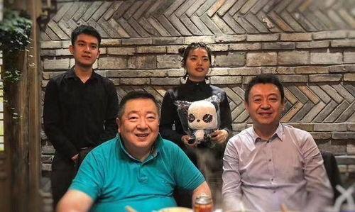 浩川叔叔吃瓜,浩川叔叔的夏日吃瓜日记